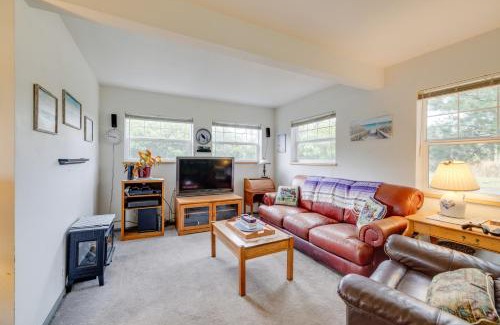Warrenton Maison | Waterfront Getaway on 10 Acres Near Sunset Beach!