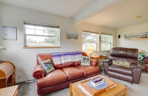Warrenton Maison | Waterfront Getaway on 10 Acres Near Sunset Beach!