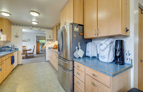 Warrenton Maison | Waterfront Getaway on 10 Acres Near Sunset Beach!