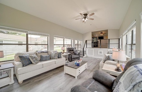 Grove Maison | Waterfront Grove Retreat with Dock Cedar Ridge