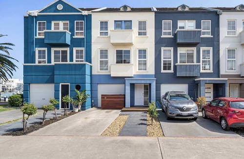 Patterson Lakes Appartement | Waterfront Haven with Deck, Marina Views & Parking