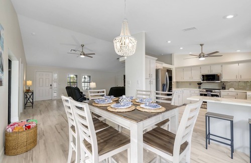 Lochmoor Waterway Estates Maison | Direct Gulf Access Newly Renovated Waterfront Pool Home Retreat