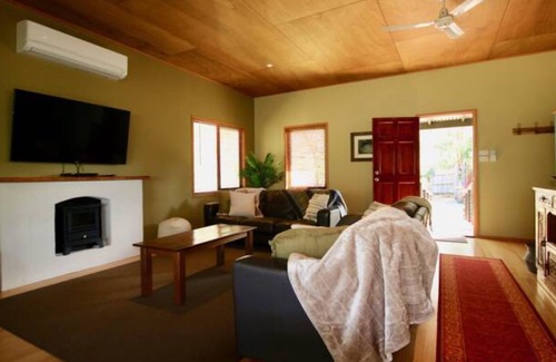 Sanctuary Point Maison | Waterfront Hideway - Sanctuary Point - Free linen