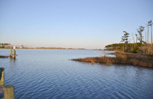Smyrna Maison | Waterfront Home 3BR King bed Private Dock