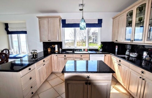Patchogue Maison | Waterfront Home - Breathtaking Views of the Great South Bay & Fire Island