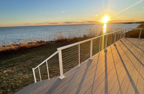 Patchogue Maison | Waterfront Home - Breathtaking Views of the Great South Bay & Fire Island