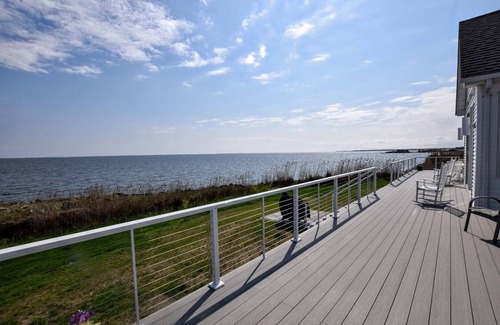 Patchogue Maison | Waterfront Home - Breathtaking Views of the Great South Bay & Fire Island