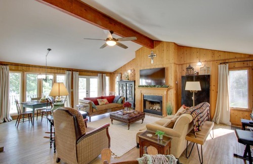 Killen Maison | Waterfront Home Near Wilson Lake with Covered Porch!