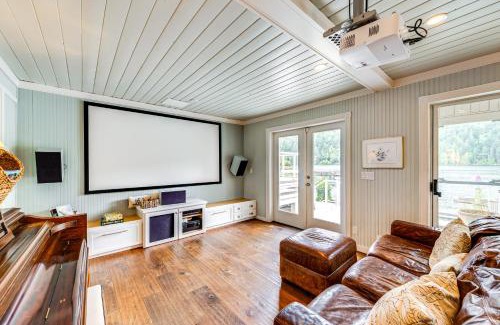 Bellingham Maison | Waterfront Home on Lake Samish with Hot Tub and Dock!