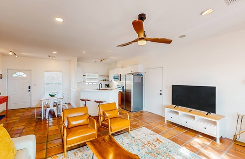 Lago Vista Maison | Waterfront home w/open layout kitchen, lg deck, W/D, Private dock with kayaks,