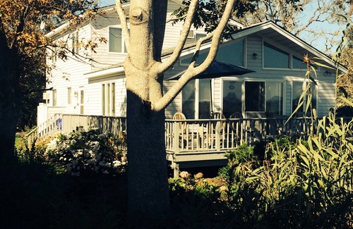 Jamesport Maison | Waterfront home with private beach on Peconic Bay
