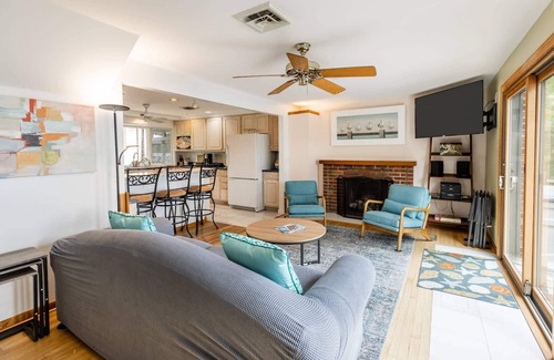 Arnold Maison | Spacious Waterfront home mins to Annapolis with pool, pier & parking