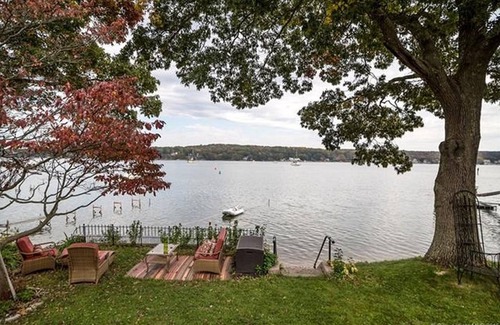 Niantic Maison | Maison au bord de l'eau avec plage de sable privée sur la rivière Niantic.