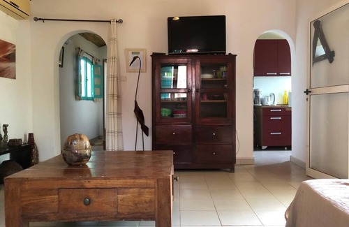 Toubab Dialao Maison | Le Cabanon,au soleil,pieds dans l'eau,cadre fleuri