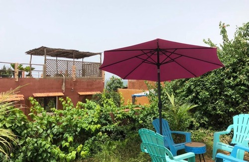 Toubab Dialao Maison | Le Cabanon,au soleil,pieds dans l'eau,cadre fleuri
