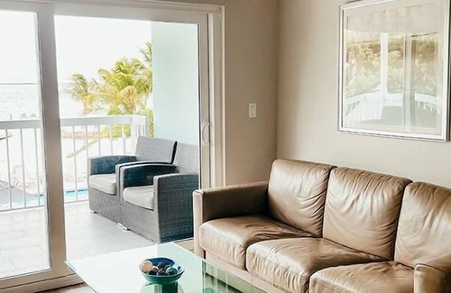 Key Largo Hôtel | Waterfront King Stay! Easy Beach and Pool Access!