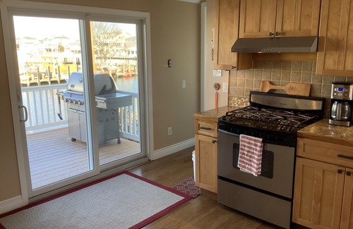 Beach Haven West Maison | Maison de lagon au bord de l'eau nouvellement élevée et rénovée près de LBI ...