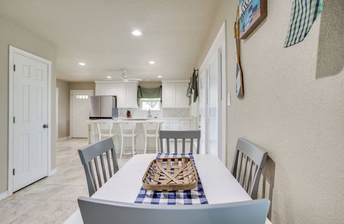 Lake Bridgeport Maison | Waterfront Lake Bridgeport Home w/ Private Dock