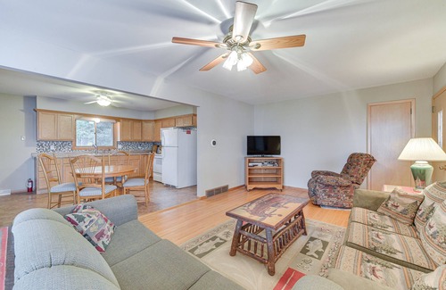 Holcombe Maison | Waterfront Lake Holcombe Getaway w/ Dock
