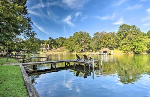 Dadeville Maison | Waterfront Lake Martin Home with Private Dock and View