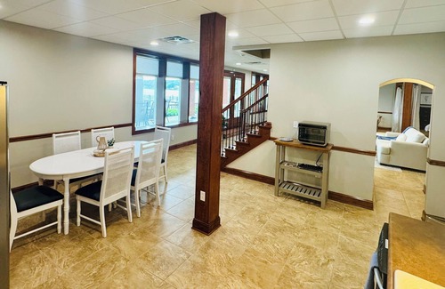 Florence Copropriété | Waterfront Lake Suite in the Shoals