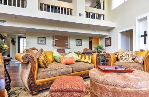 Briarcliff Maison | Waterfront Lake Travis Luxury Home with Large Deck!