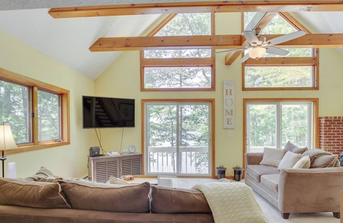 Lake Arrowhead Maison | Waterfront Lake Arrowhead Home w/ Dock!