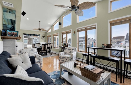 Bayville Maison | Waterfront Luxury Home with HEATED POOL, Outdoor Shower, sleeps 8