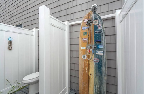 Bayville Maison | Waterfront Luxury Home with HEATED POOL, Outdoor Shower, sleeps 8
