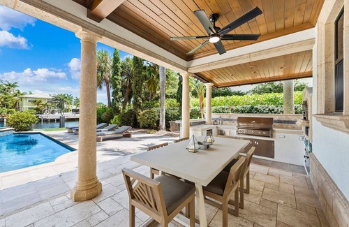 College Park Villa | Waterfront Luxurious Oasis - 5BR/5BA Villa on the Intracoastal