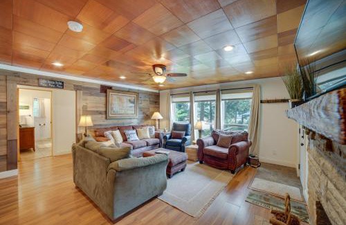 Monticello Maison | Waterfront Monticello Home with Fire Pit and Deck!