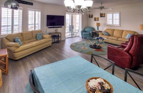 Nettles Island Maison | Waterfront Nettles Island Beach House Pool Access