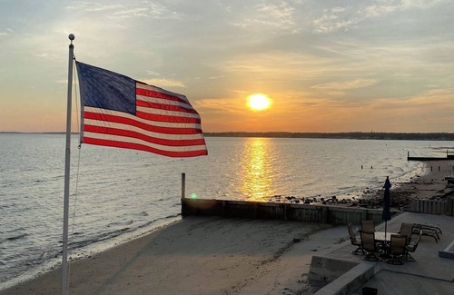 Old Saybrook Maison | Waterfront oasis 4 bdr house in Old Saybrook direct waterfront amazing sunsets