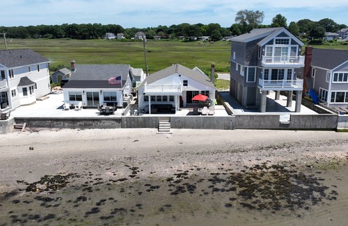 Old Saybrook Maison | Waterfront oasis 4 bdr house in Old Saybrook direct waterfront amazing sunsets