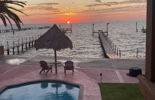 Dickinson Maison | Waterfront Oasis with private pool, Hot tub and 200 ft. Lighted fishing pier