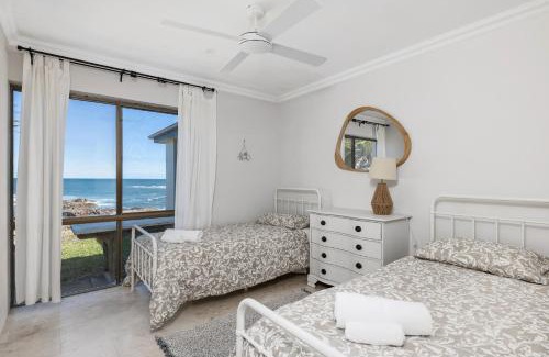 Anna Bay Maison | Waterfront Ocean Cottage