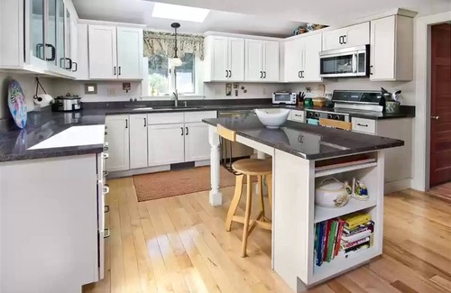 Windham Maison | Waterfront on Highland Lake in Windham