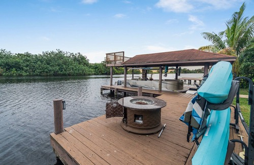 West Palm Beach Maison | Bord de l'eau à Palm Beach - Embarcadère privé, piscine, bain à remous, cinéma maison
