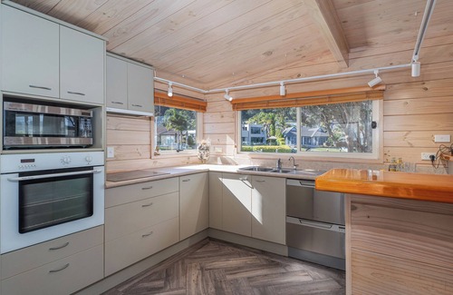 Pauanui Maison | Waterfront Paradise - Pauanui Holiday Home