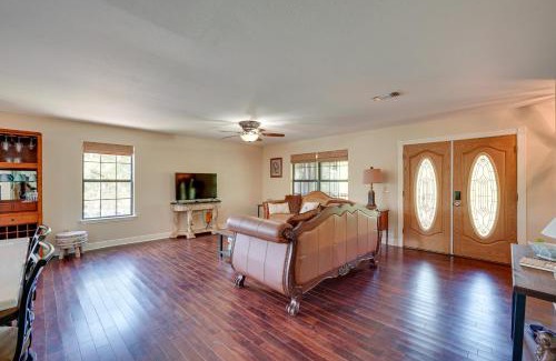 Pass Christian Maison | Waterfront Pass Christian Oasis about 2 Mi to Beach!