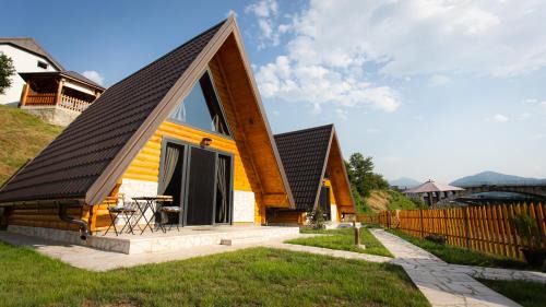Mojkovac Maison | Waterfront Peace