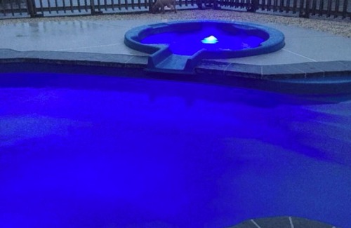 Beach Haven West Maison | Waterfront-Pool-Hot Tub-Fenced in Yard-Minutes to LBI Beaches-Shore Retreat