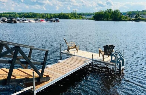 Disraeli Chalet De Ski | Waterfront Private Dock 10 people