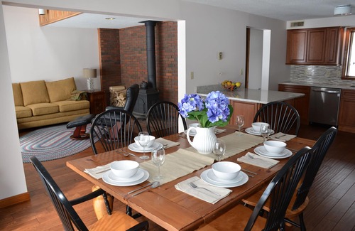 Bristol Maison | Frente al renovado Adosado Newfound Lake 2 playas Tenis de amarre 2 kayaks