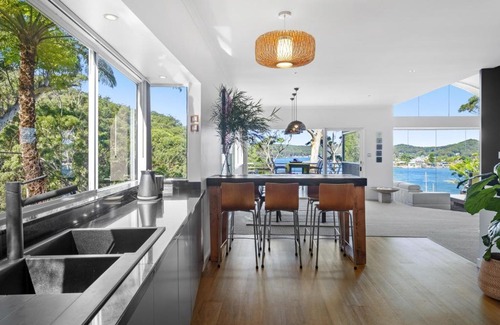 Daleys Point Maison | Waterfront Retreat at Daleys Point
