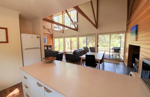 Forge Creek Cabine | Waterfront Retreat at Wattle Point