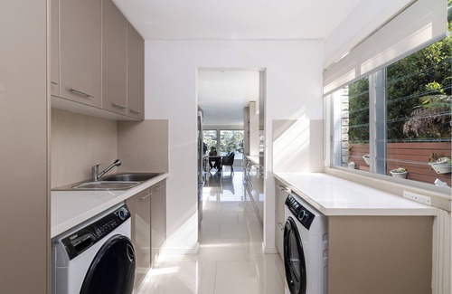 Oyster Bay Maison | Waterfront Home In Oatley