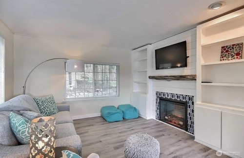 Shelton Maison | Waterfront Shelton Retreat With Beach Access
