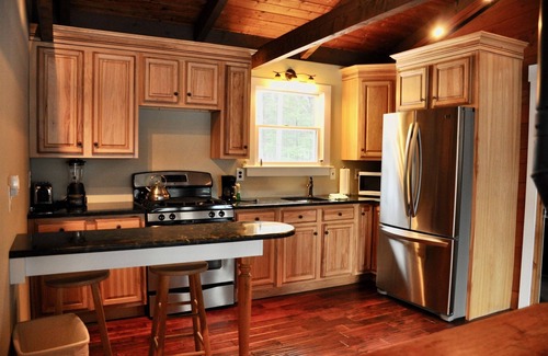 Meredith Maison | Waterfront Spacious 7-bedroom house with AC, WiFi in pleasant Meredith