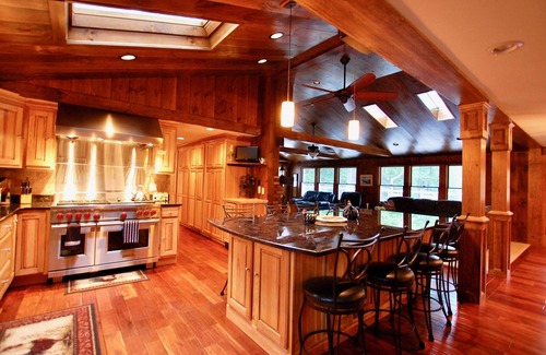 Meredith Maison | Waterfront Spacious 7-bedroom house with AC, WiFi in pleasant Meredith